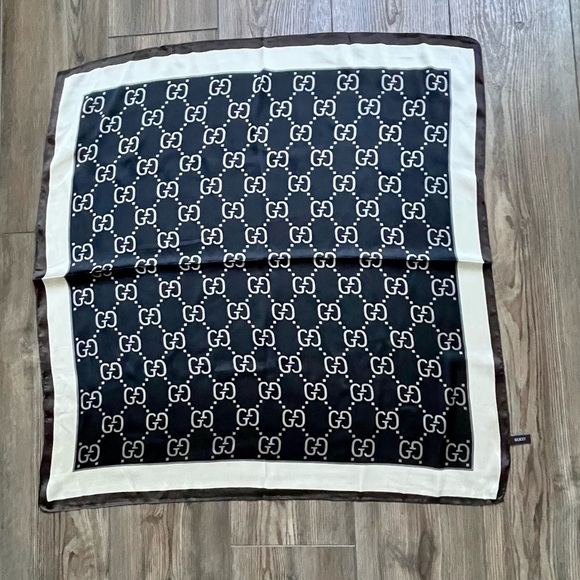 100% silk Black and Cream  Square scarf - Picture 9 of 13